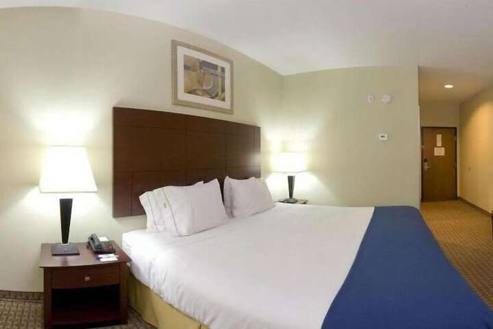Holiday Inn Express Hotel & Suites Magee by IHG