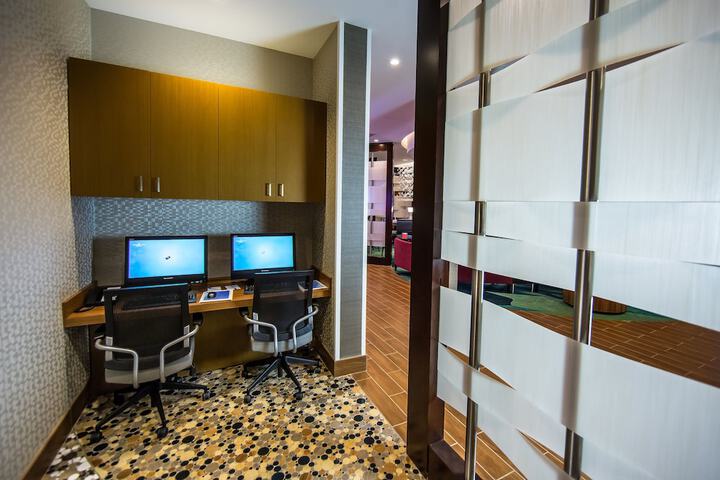 Business Center 39 of 41