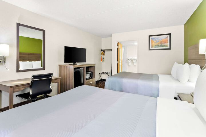 Room 35 of 40