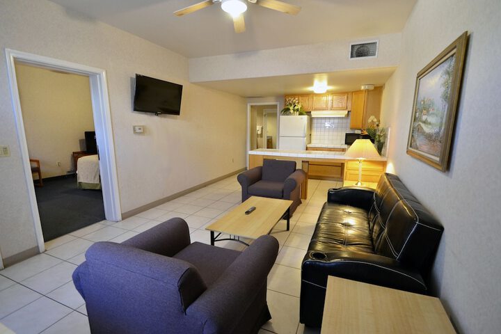 Room 22 of 37