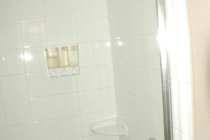 Room 35 of 73