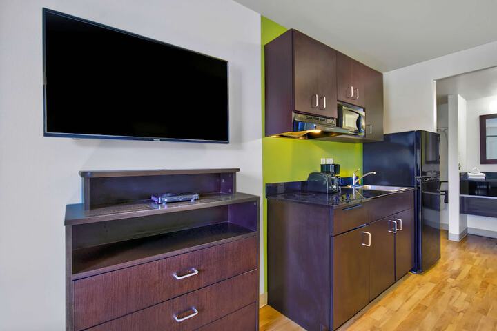 Room 14 of 38