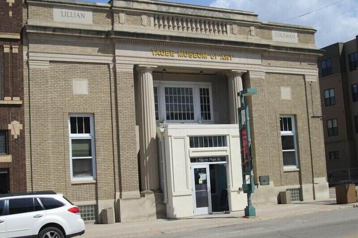 Hampton Inn & Suites Minot Airport