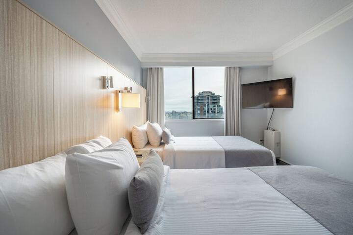 Room 93 of 242