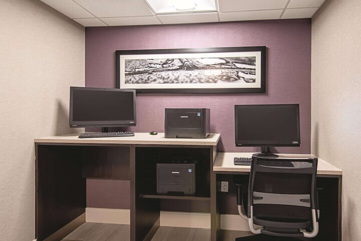 Business Center 41 of 41