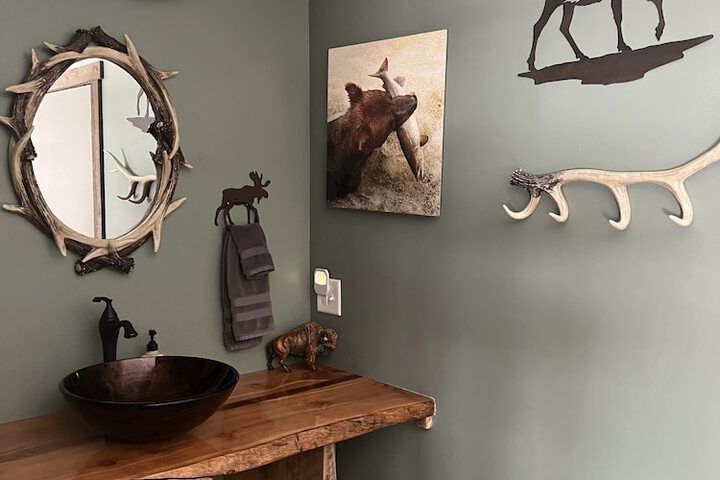 Room 15 of 33