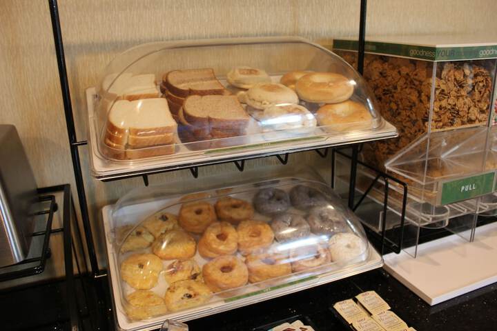 Breakfast/Coffee Service 38 of 40
