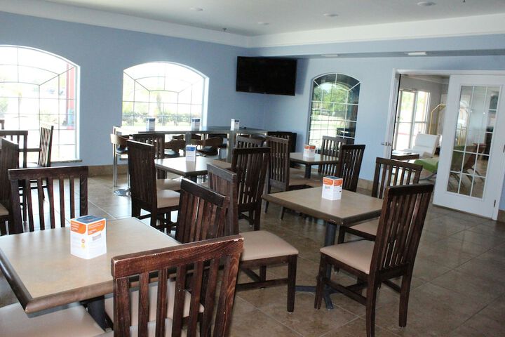 Quality Inn & Suites at the Outlets Mercedes / Weslaco