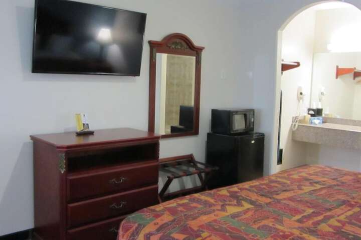 Room 11 of 24