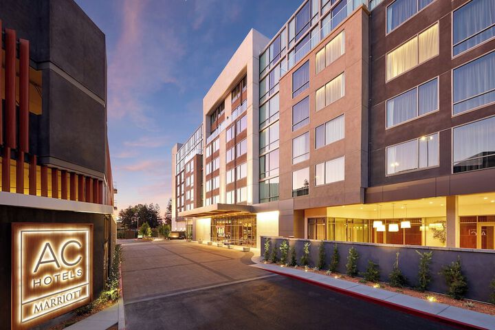 Hotel 5 of 61