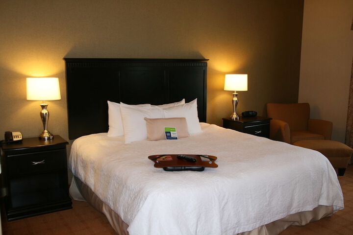 Room 6 of 16
