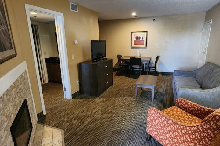 Room 17 of 26