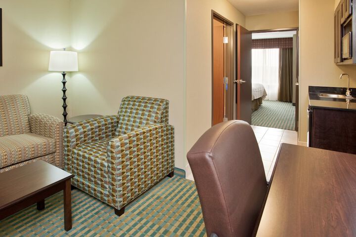 Room 17 of 33