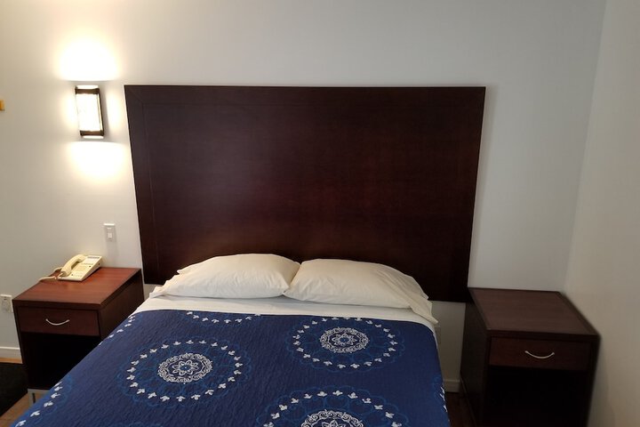 Room 8 of 29