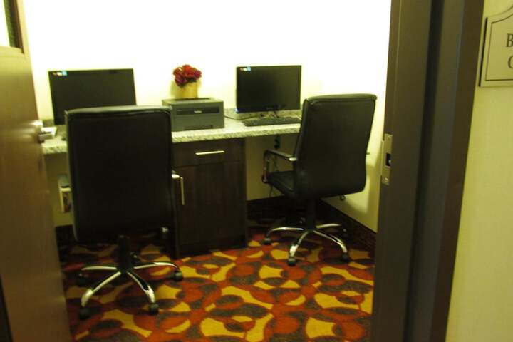 Business Center 34 of 34