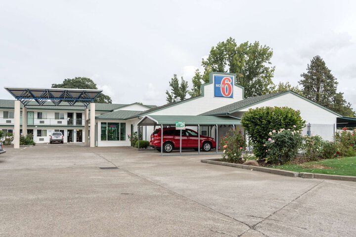 Motel 6 Albany OR
