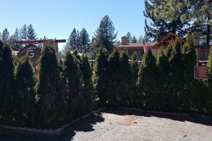 Hotel 4 of 245