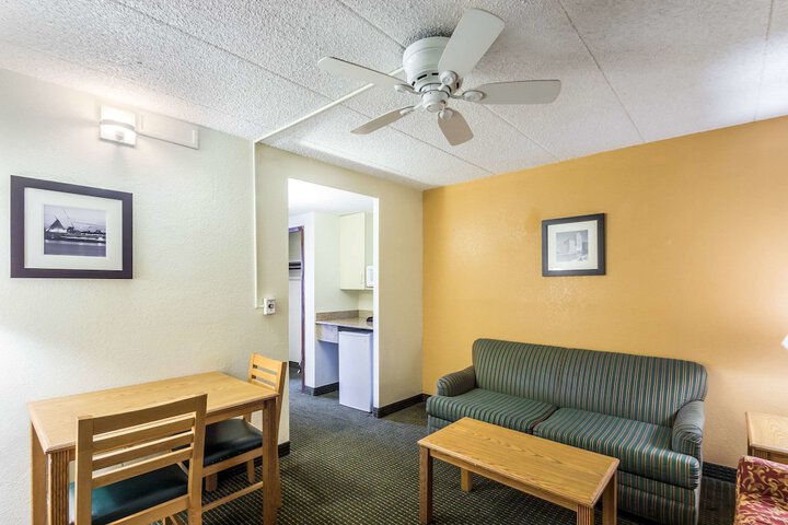 Room 17 of 56