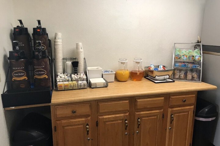 Breakfast/Coffee Service 39 of 42