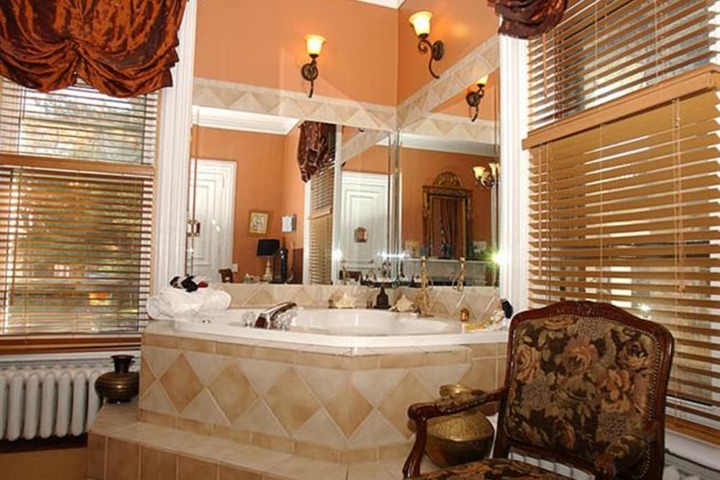 Hot Tub 138 of 140