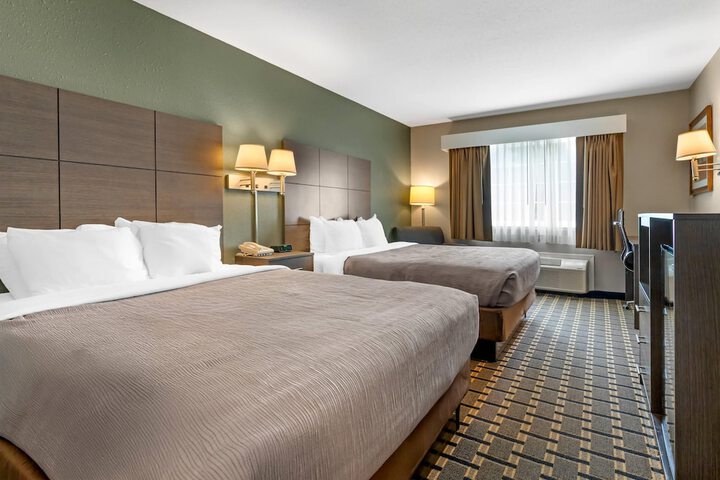 Quality Inn Mauston I-90