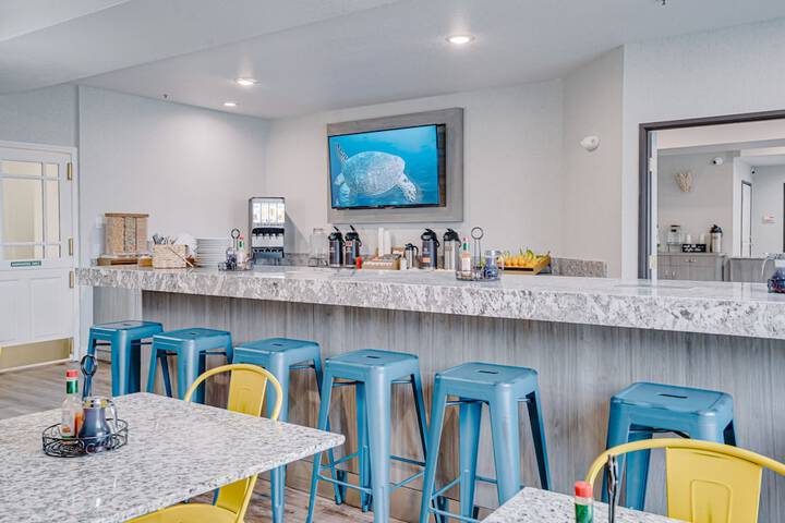 The Ashley Inn & Suites