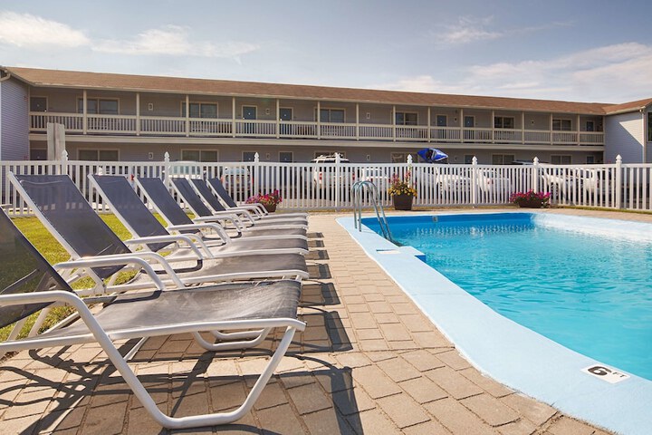Pool 2 of 30