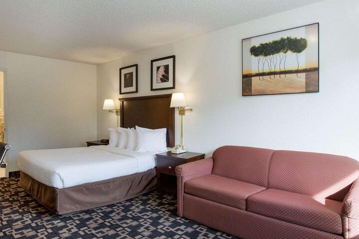 Room 9 of 40