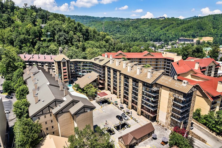 Gatlinburg Town Square