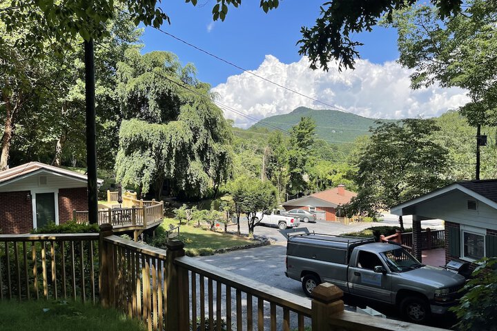 Mountain Aire Cottages Inn & Glamping