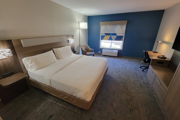 Room 60 of 92