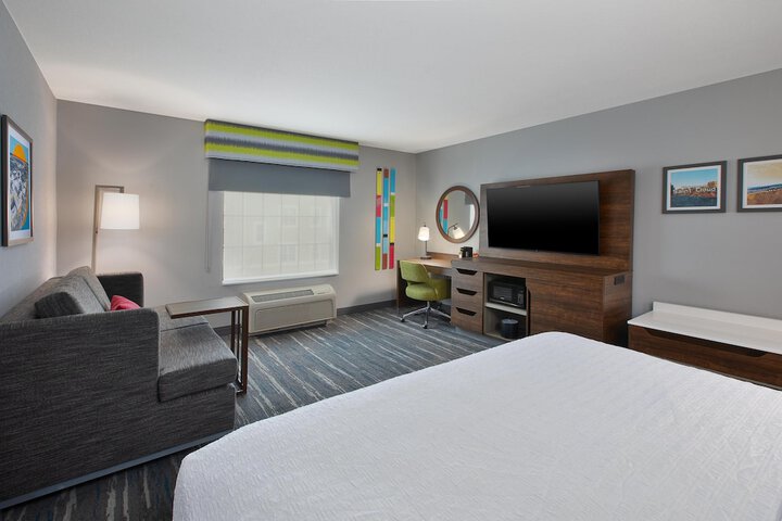 Hampton Inn & Suites St. Cloud MN