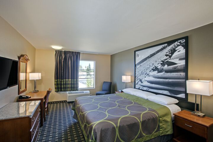 Room 17 of 24
