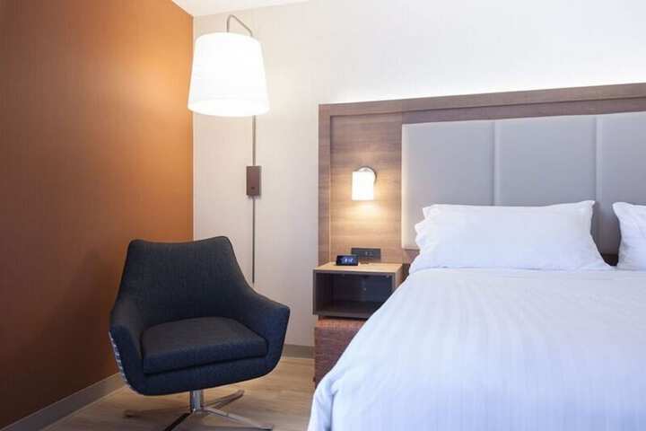 Room 18 of 71