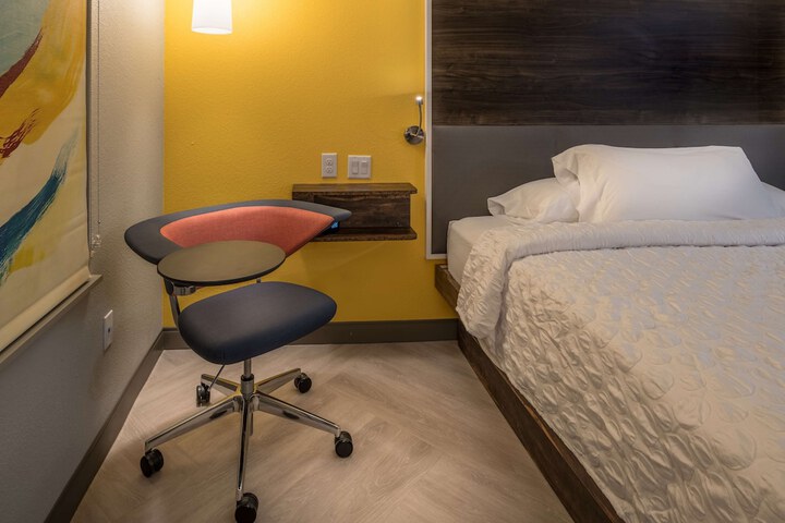 Room 49 of 76
