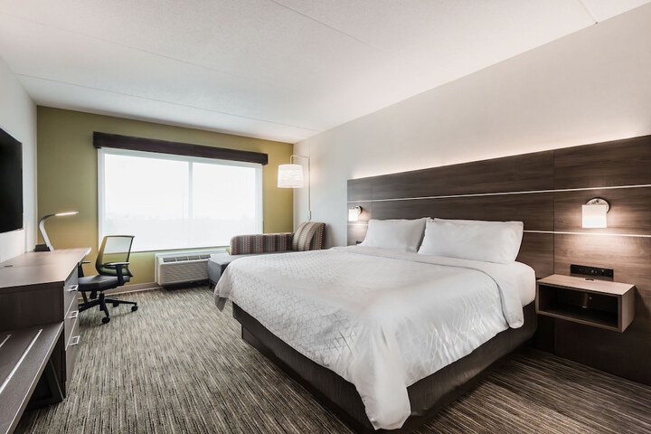 Room 35 of 107