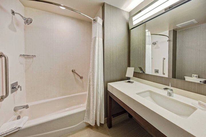 Room 16 of 27