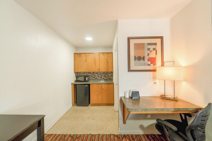 Room 33 of 70
