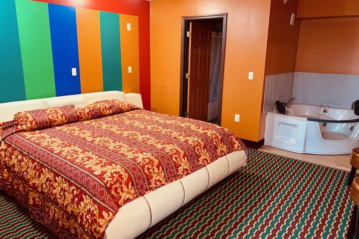 Room 10 of 16