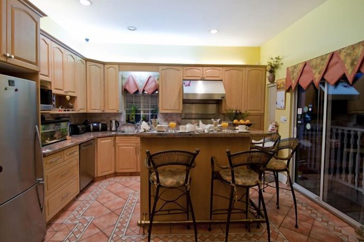 Ocean Breeze B & B