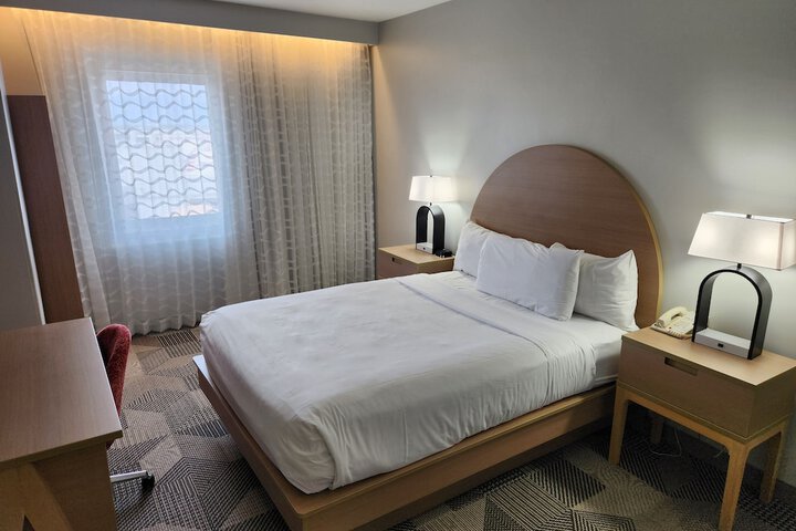 Room 9 of 22