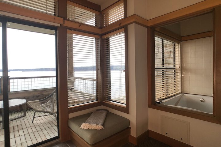 Room 8 of 21