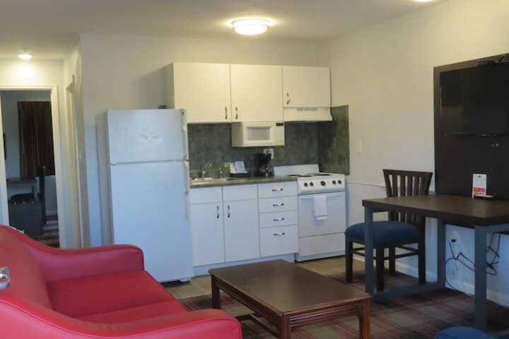 Room 32 of 38
