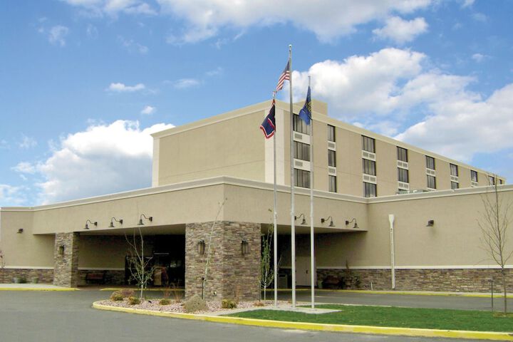 Hotel 2 of 32