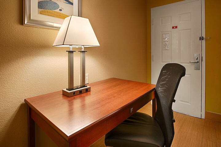Best Western Plus Yosemite Gateway Inn