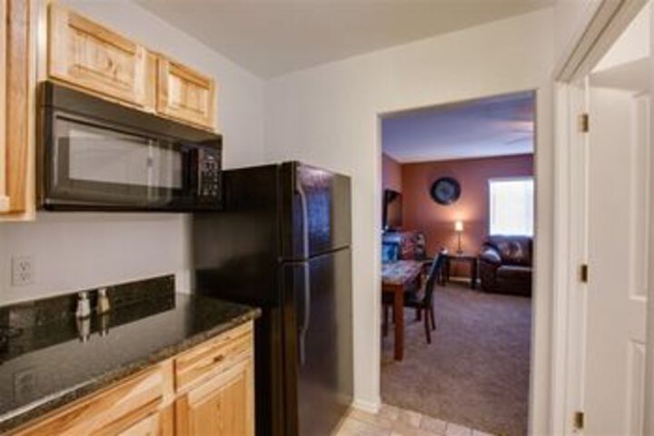 Dream Manor Inn