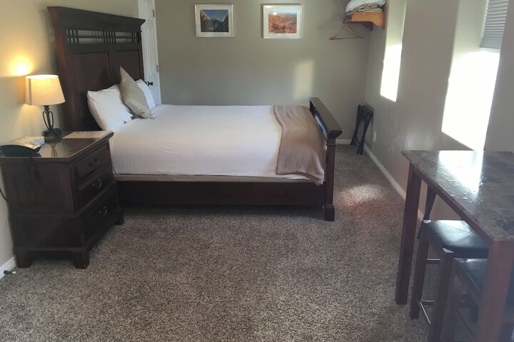 Room 50 of 73