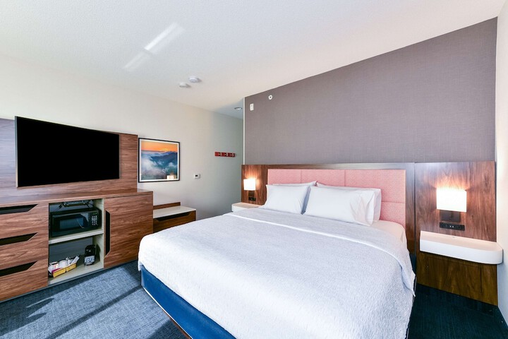 Room 44 of 116