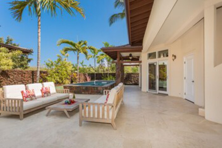 Pineapple Hale - Four Bedroom Home