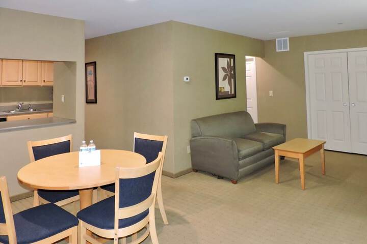 Room 8 of 30